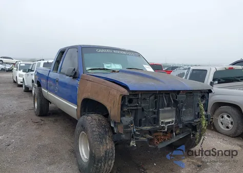 1998 Chevrolet K1500 Fleetside z USA, uszkodzony, nr VIN 2GCEK19R3W1223282